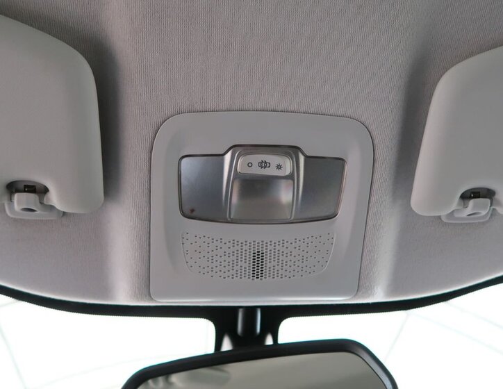 Peugeot 208 Hatchback 1,2 l 81 kw