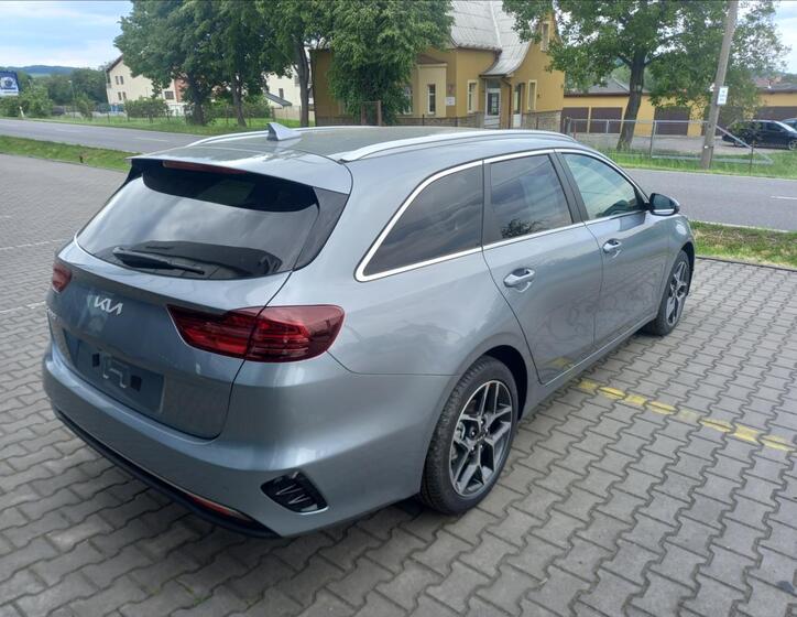 KIA Ceed 4