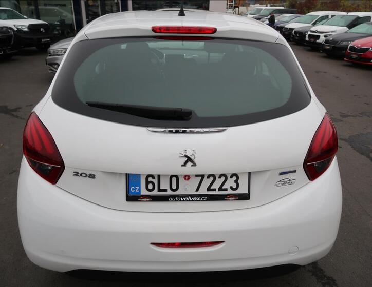 Peugeot 208 8