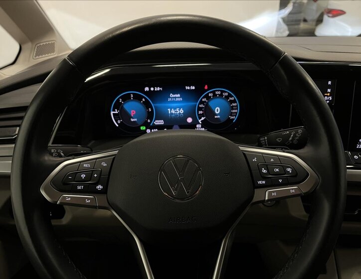 Volkswagen Multivan 14