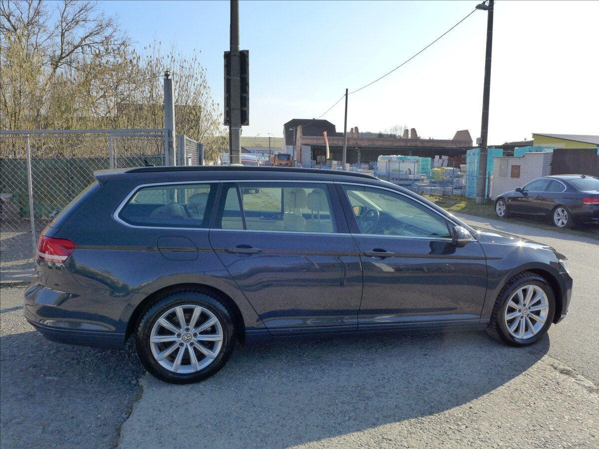 Volkswagen Passat Kombi 1,6 l 88 kw