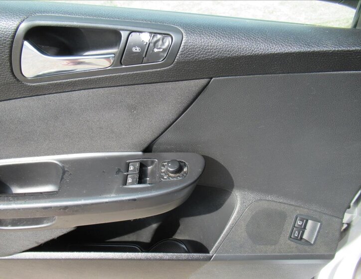 Volkswagen Passat Kombi 2,0 l 103 kw