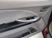 Mitsubishi Grandis MPV 2,4 l 121 kw