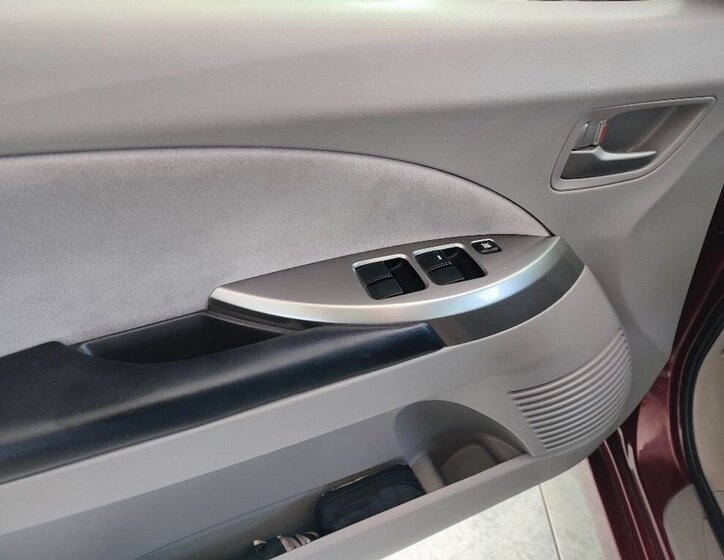 Mitsubishi Grandis MPV 2,4 l 121 kw