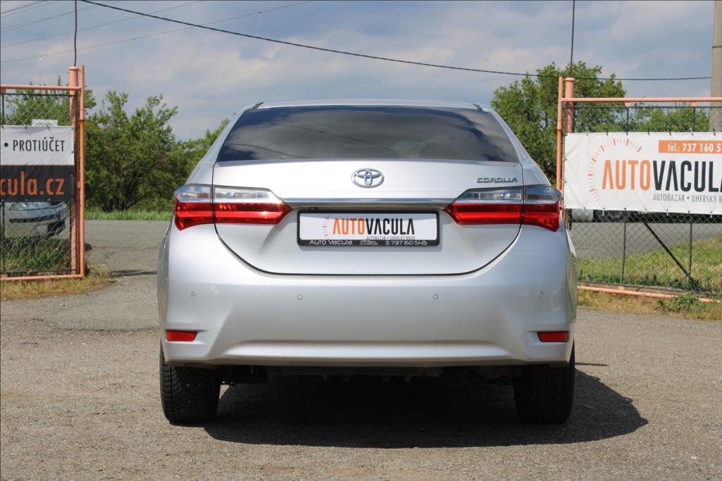 Toyota Corolla Sedan / Limuzína 1,6 l 97 kw