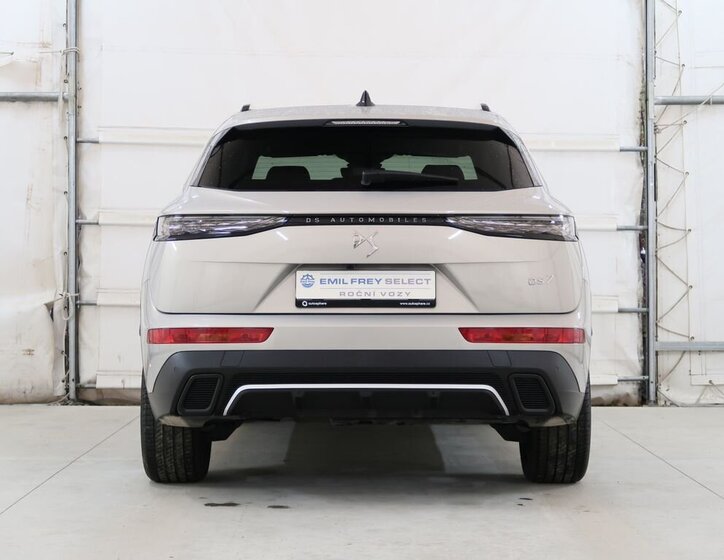 DS Automobiles DS7 Crossback 8