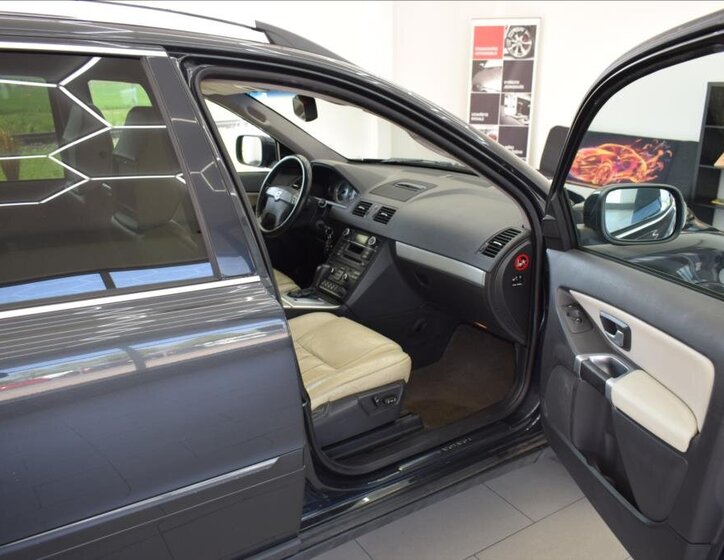 Volvo XC90 SUV / Terénní 2,4 l 136 kw