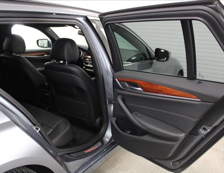 BMW Řada 5 Kombi 2,0 l 140 kw