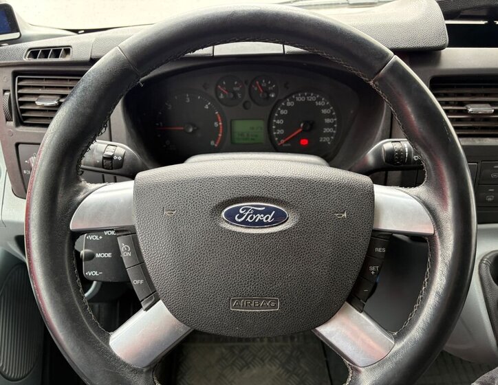 Ford Transit Kombi 2,4 l 103 kw