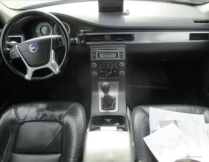 Volvo XC70 Kombi 2,4 l 151 kw