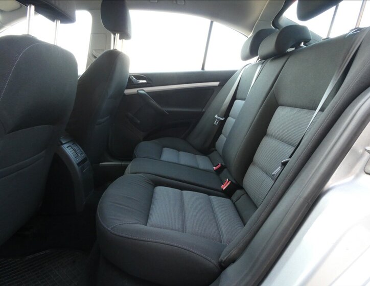 Škoda Octavia Sedan / Limuzína 1,6 l 85 kw