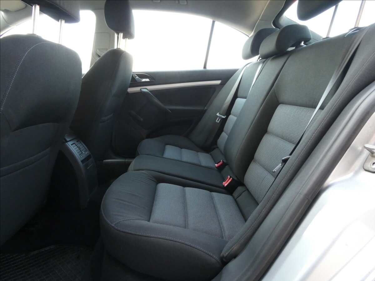 Škoda Octavia Sedan / Limuzína 1,6 l 85 kw
