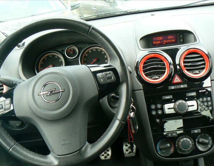 Opel Corsa Hatchback 1,4 l 66 kw