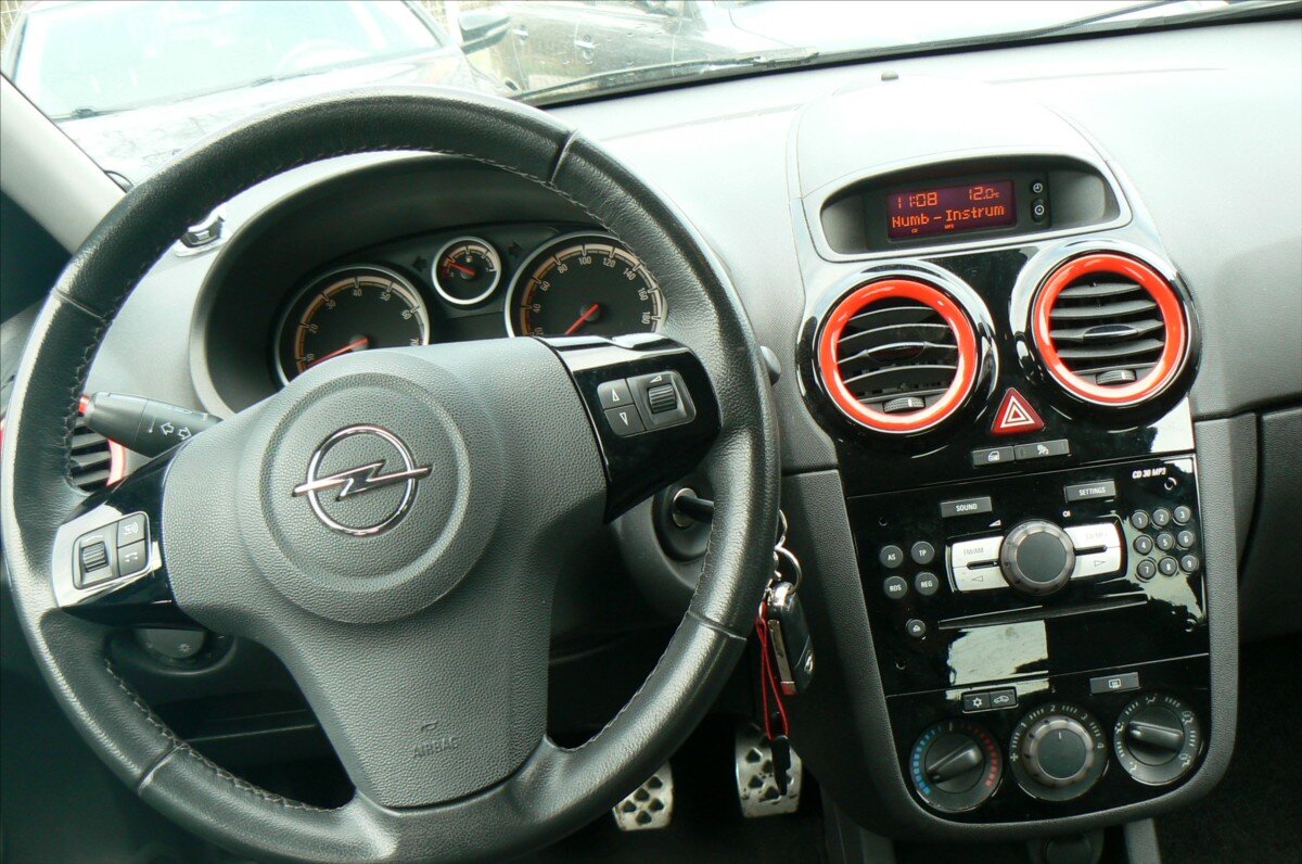 Opel Corsa Hatchback 1,4 l 66 kw