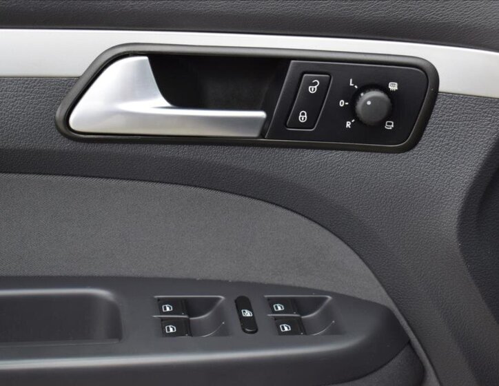 Volkswagen Touran Kombi 1,6 l 77 kw