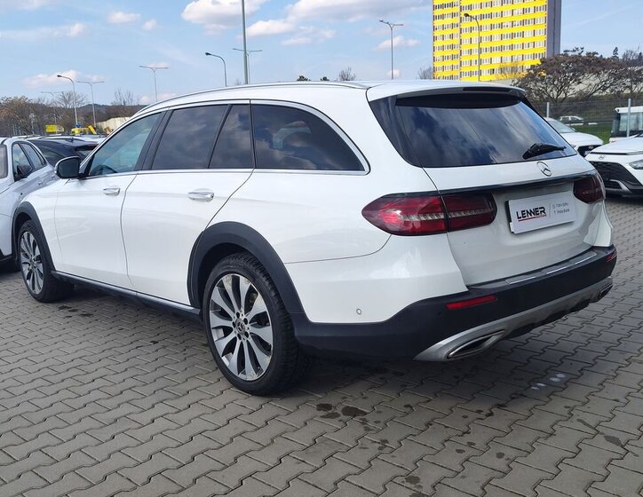 Mercedes-Benz Třídy E Kombi 2,0 l 143 kw