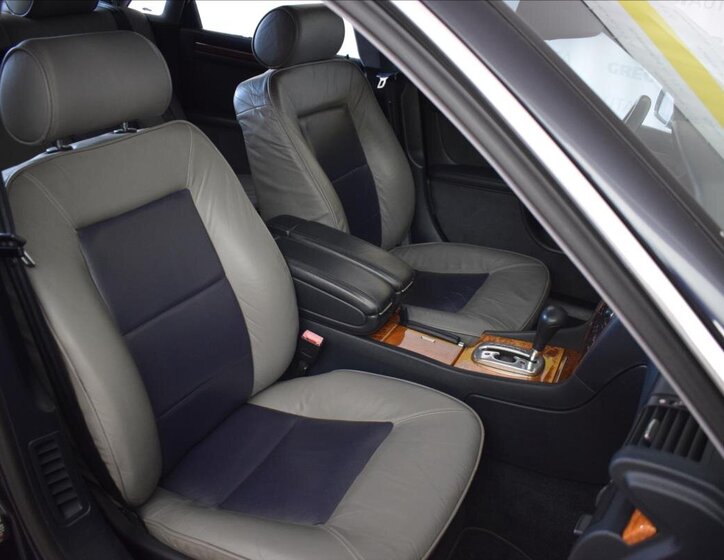 Audi S8 Sedan 4,2 l 265 kw