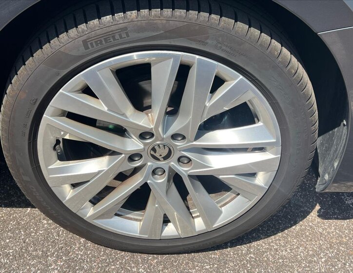 Škoda Octavia Sedan / Limuzína 2,0 l 110 kw