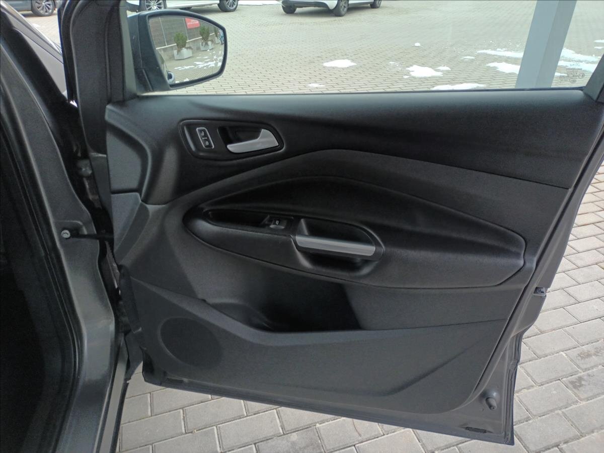 Ford Kuga SUV 1,6 l 110 kw