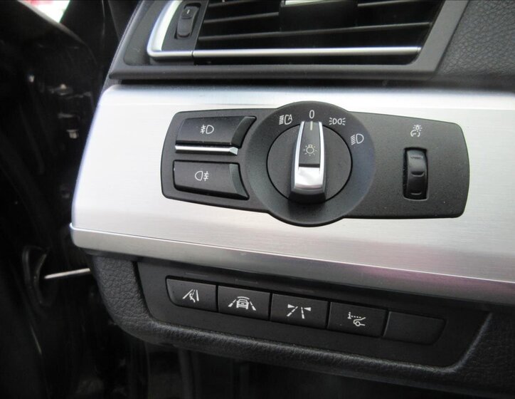 BMW Řada 7 Sedan / Limuzína 3,0 l 190 kw