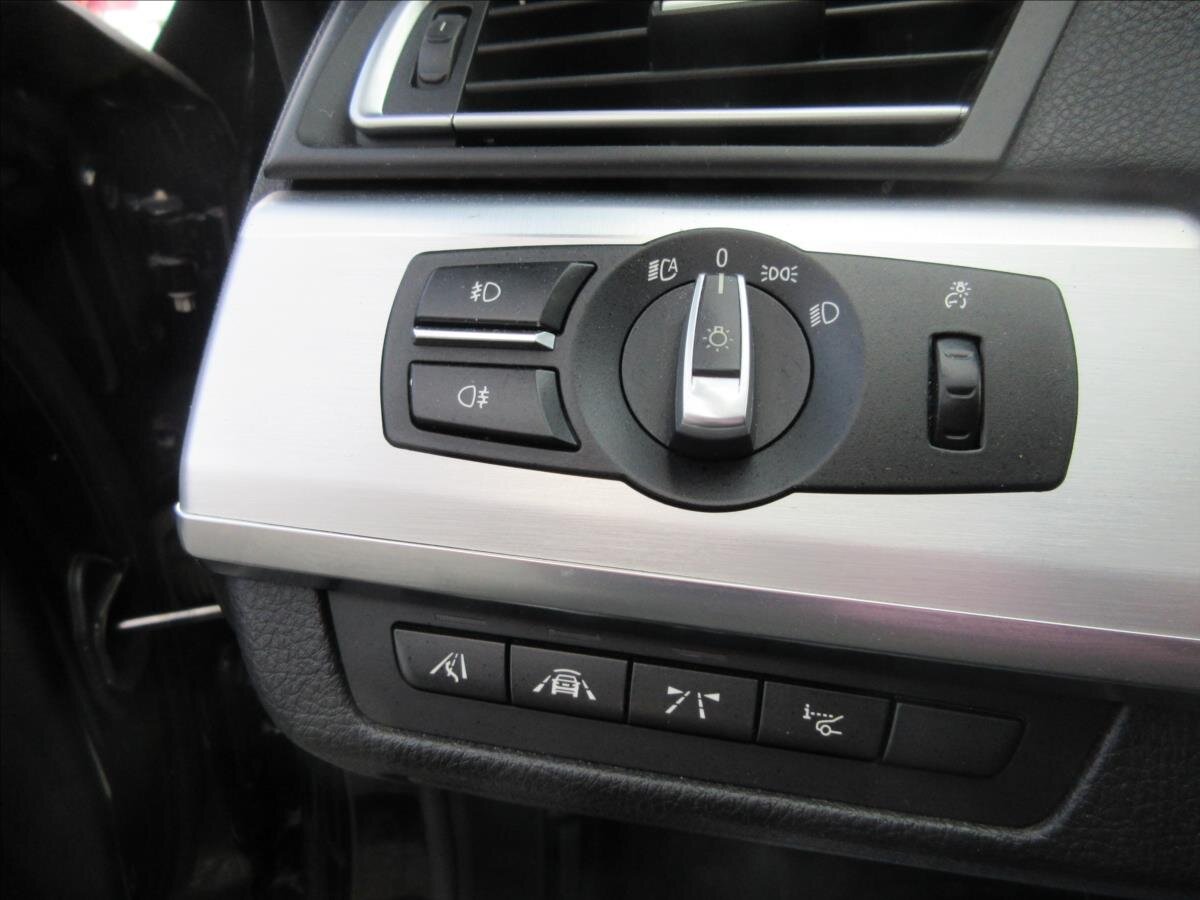 BMW Řada 7 Sedan / Limuzína 3,0 l 190 kw