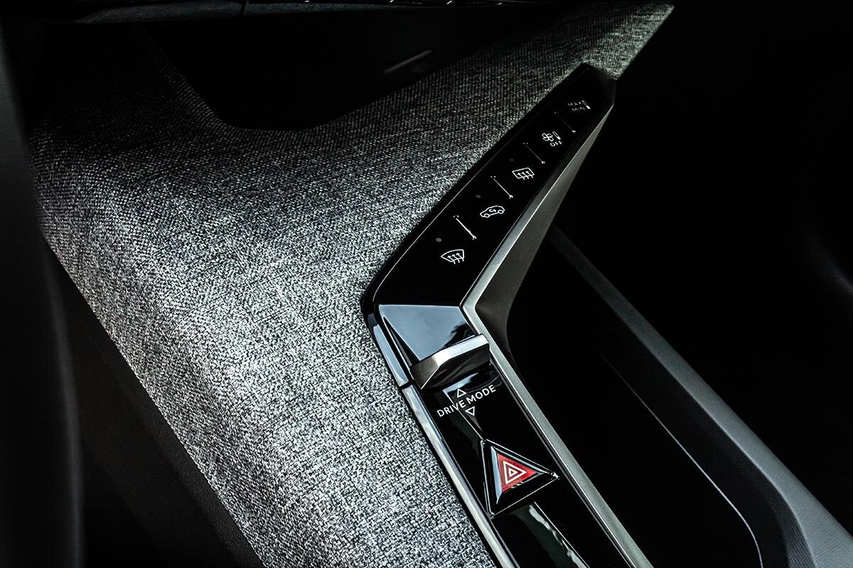 Peugeot 3008 SUV 1,2 l 107 kw