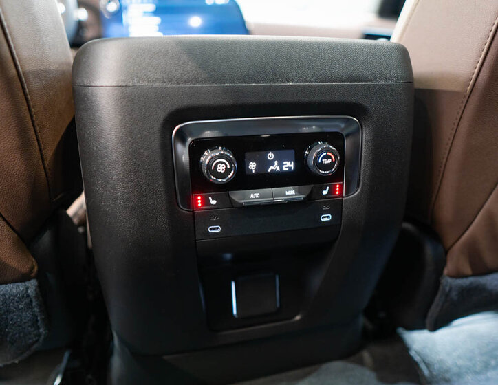 Chevrolet Tahoe SUV 6,2 l 313 kw