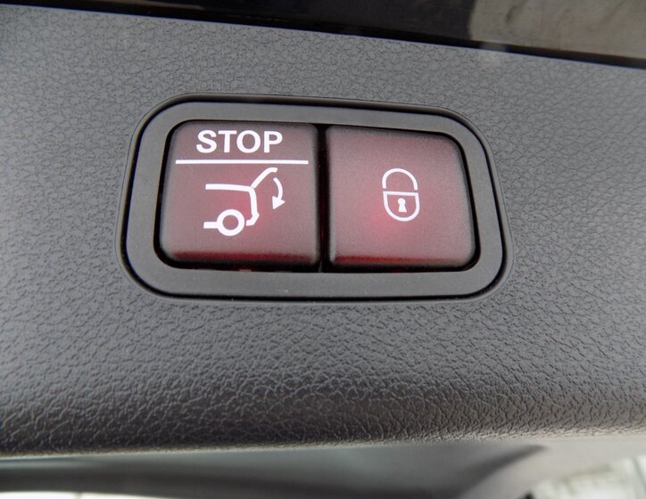 Mercedes-Benz Třídy E 8