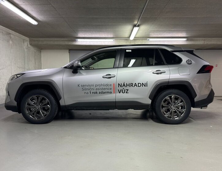 Toyota RAV4 SUV 2,5 l 163 kw