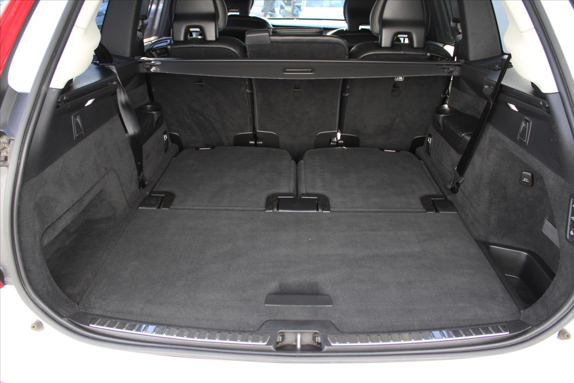 Volvo XC90 SUV / Terénní 2,0 l 173 kw