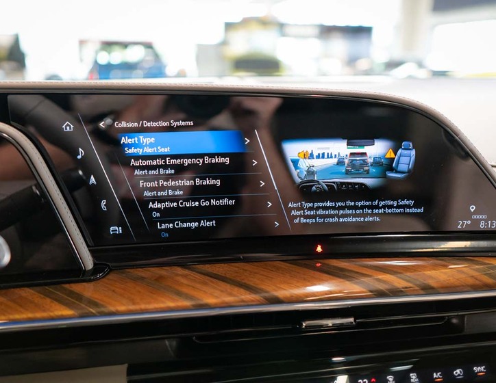 Cadillac Escalade 38