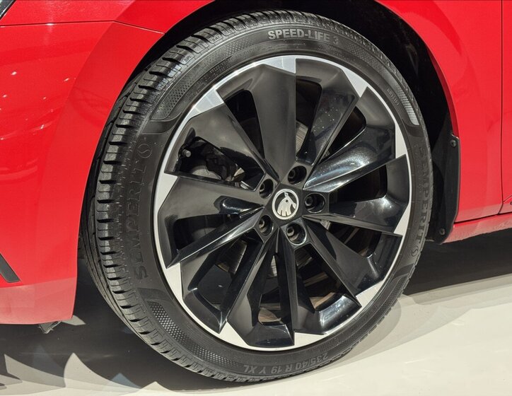 Škoda Superb Kombi 1,5 l 110 kw