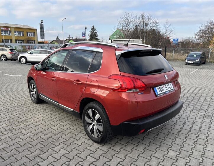Peugeot 2008 6