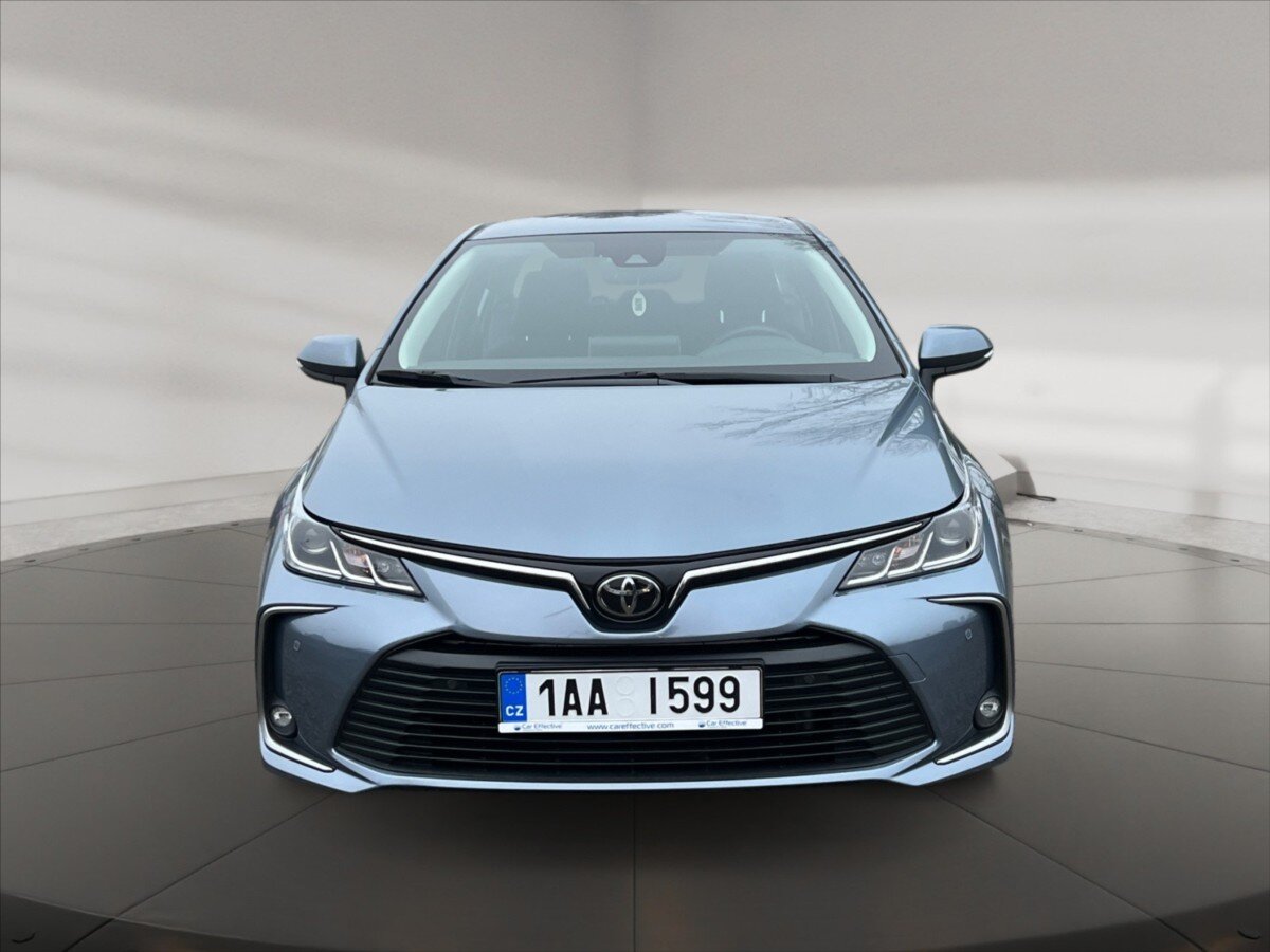 Toyota Corolla Sedan / Limuzína 1,5 l 92 kw