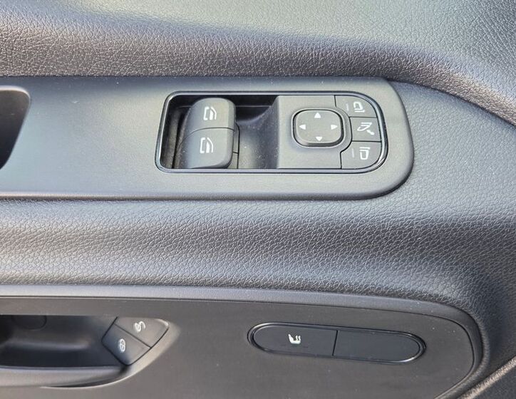 Mercedes-Benz Sprinter 14