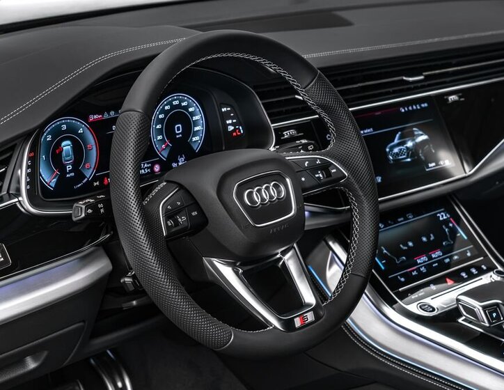 Audi Q8 SUV / Terénní 3,0 l 210 kw