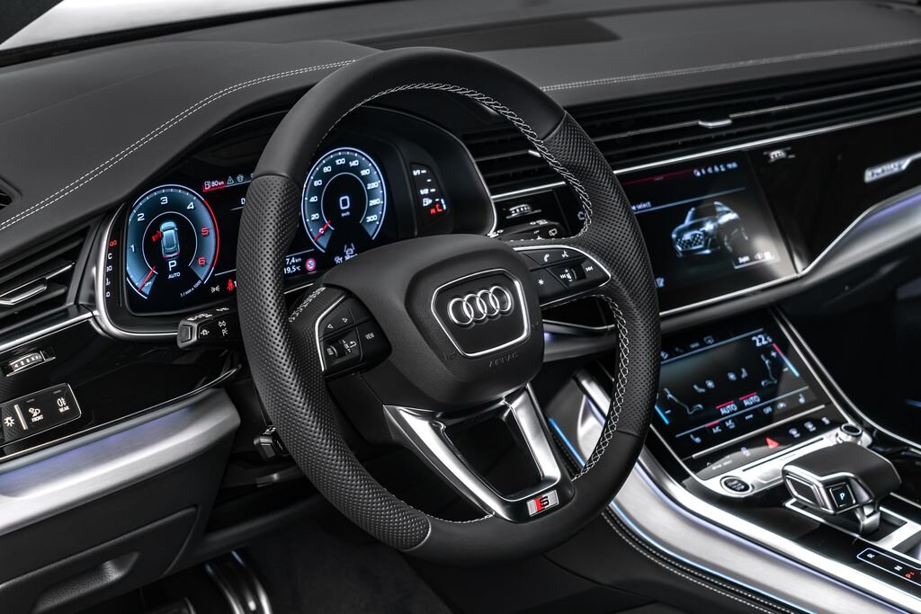 Audi Q8 SUV / Terénní 3,0 l 210 kw