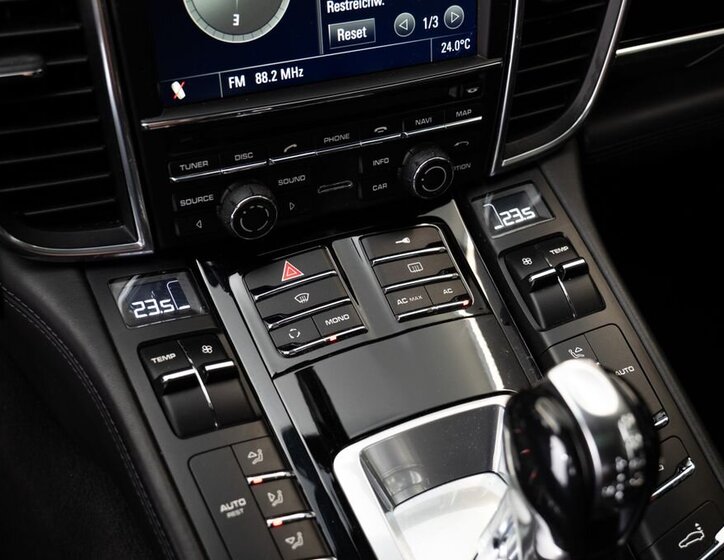 Porsche Panamera Sedan 4,8 l 294 kw