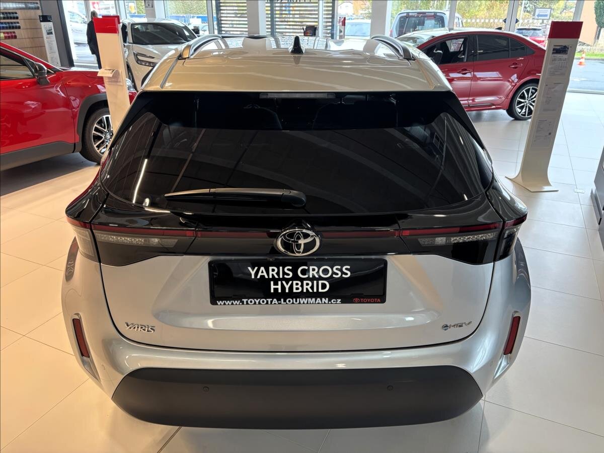 Toyota Yaris Cross SUV 1,5 l 96 kw