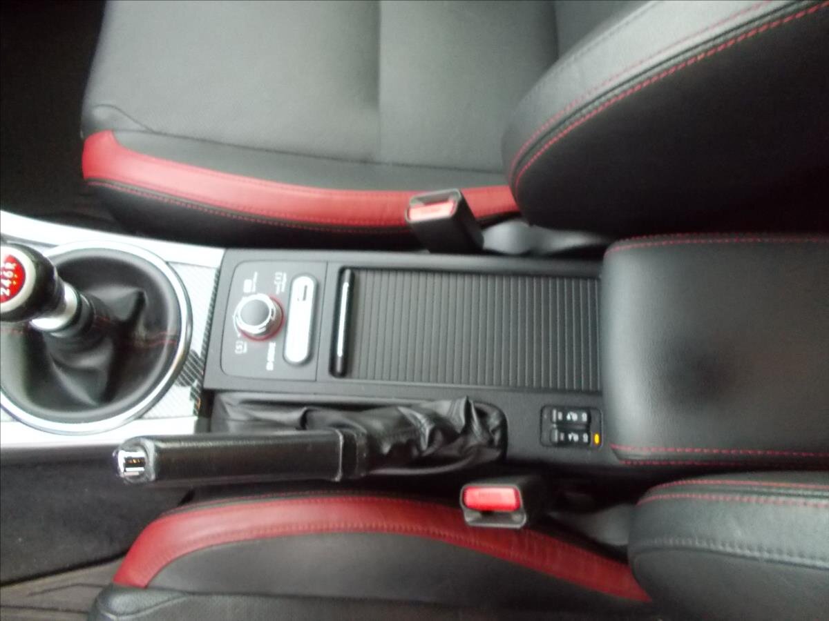 Subaru WRX Sedan 2,5 l 227 kw