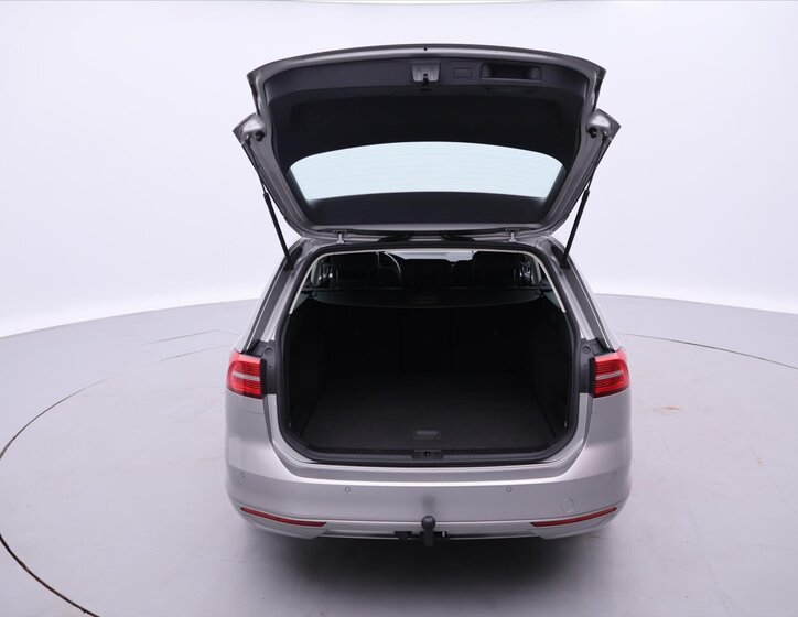 Volkswagen Passat Kombi 1,6 l 88 kw