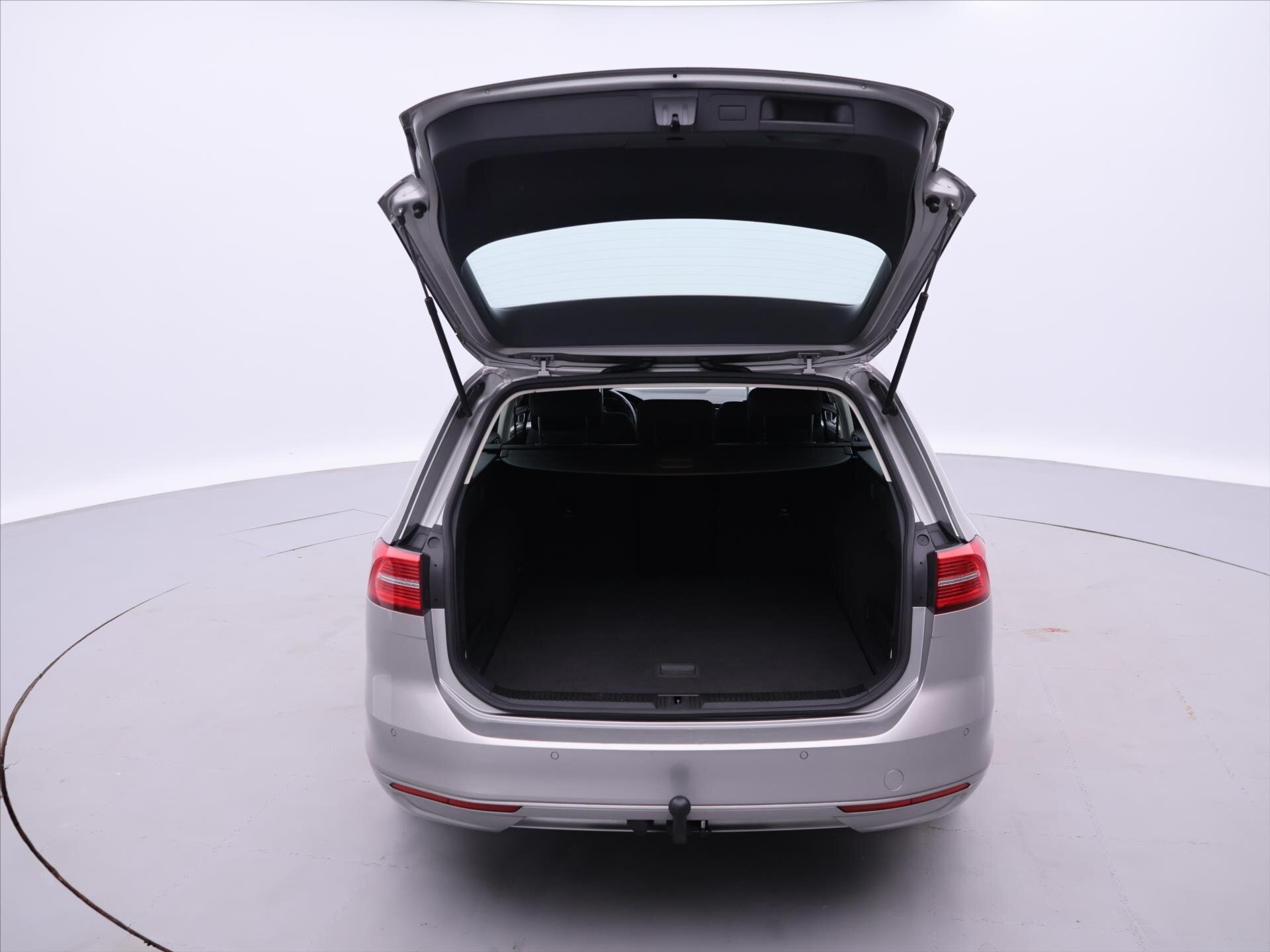 Volkswagen Passat Kombi 1,6 l 88 kw