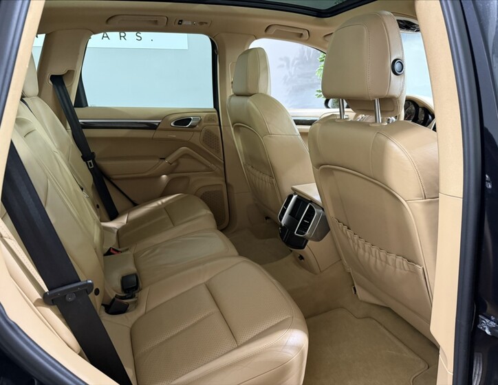 Porsche Cayenne 22