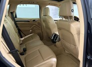 Porsche Cayenne 22