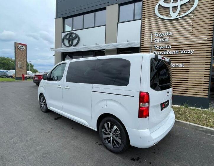 Toyota ProAce Verso 9