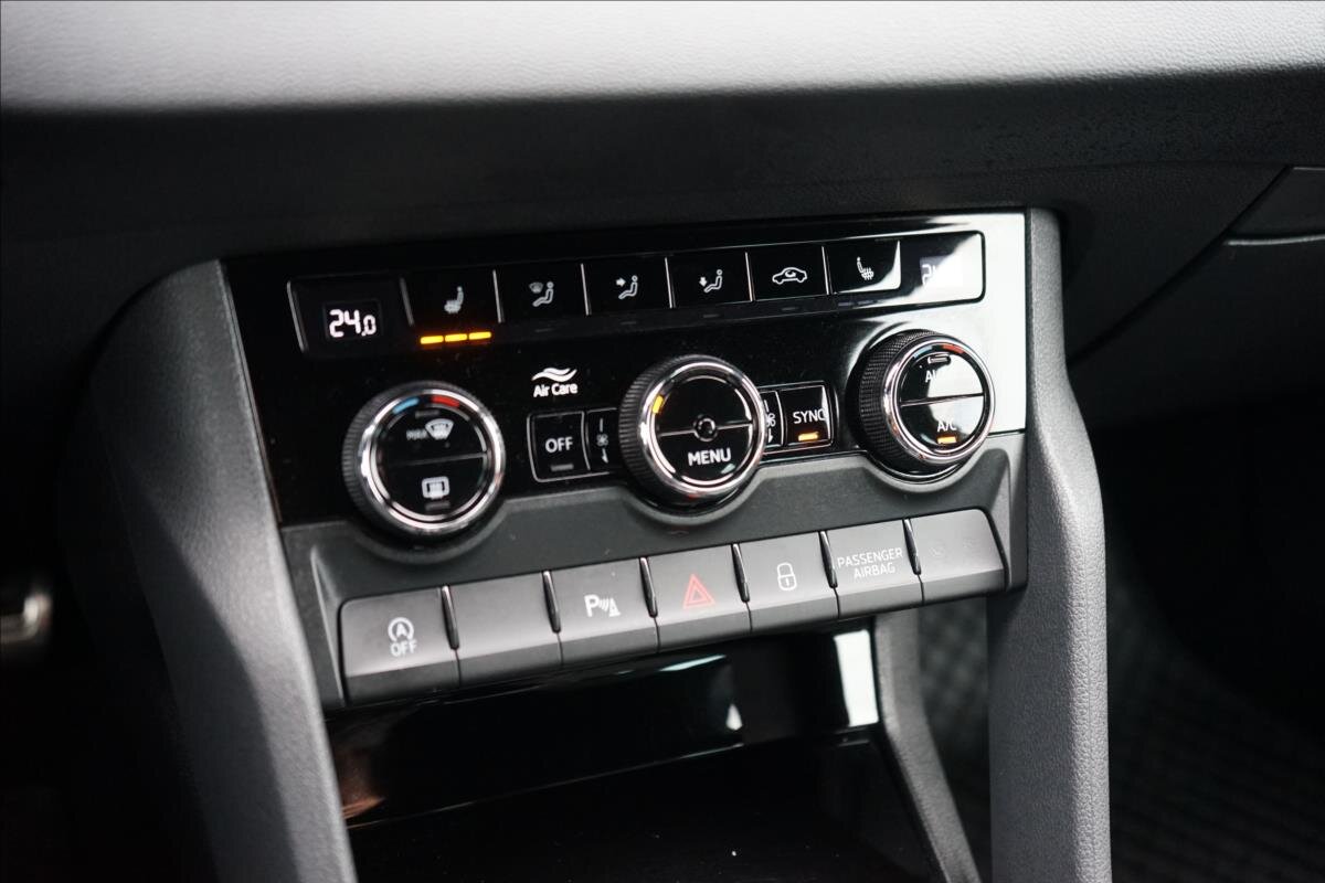 Škoda Karoq SUV / Terénní 1,5 l 110 kw