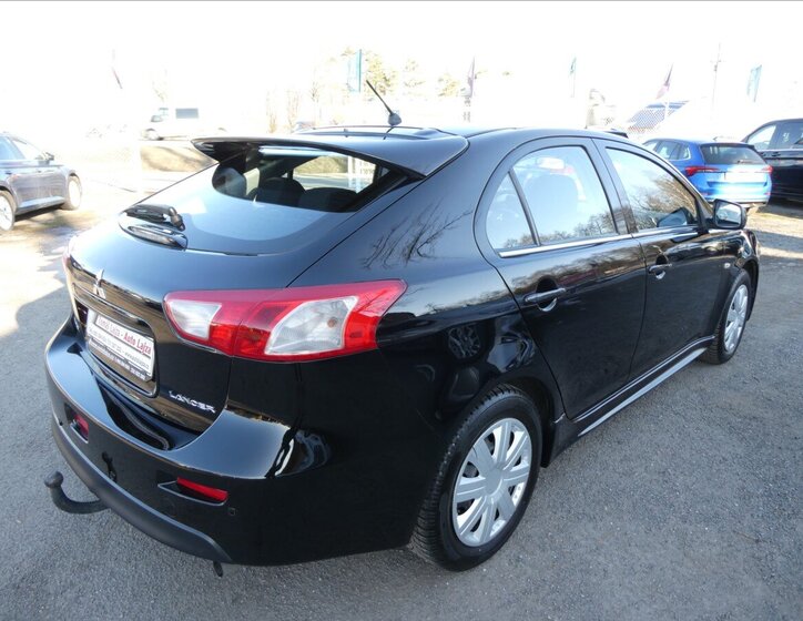 Mitsubishi Lancer Hatchback 1,8 l 105 kw