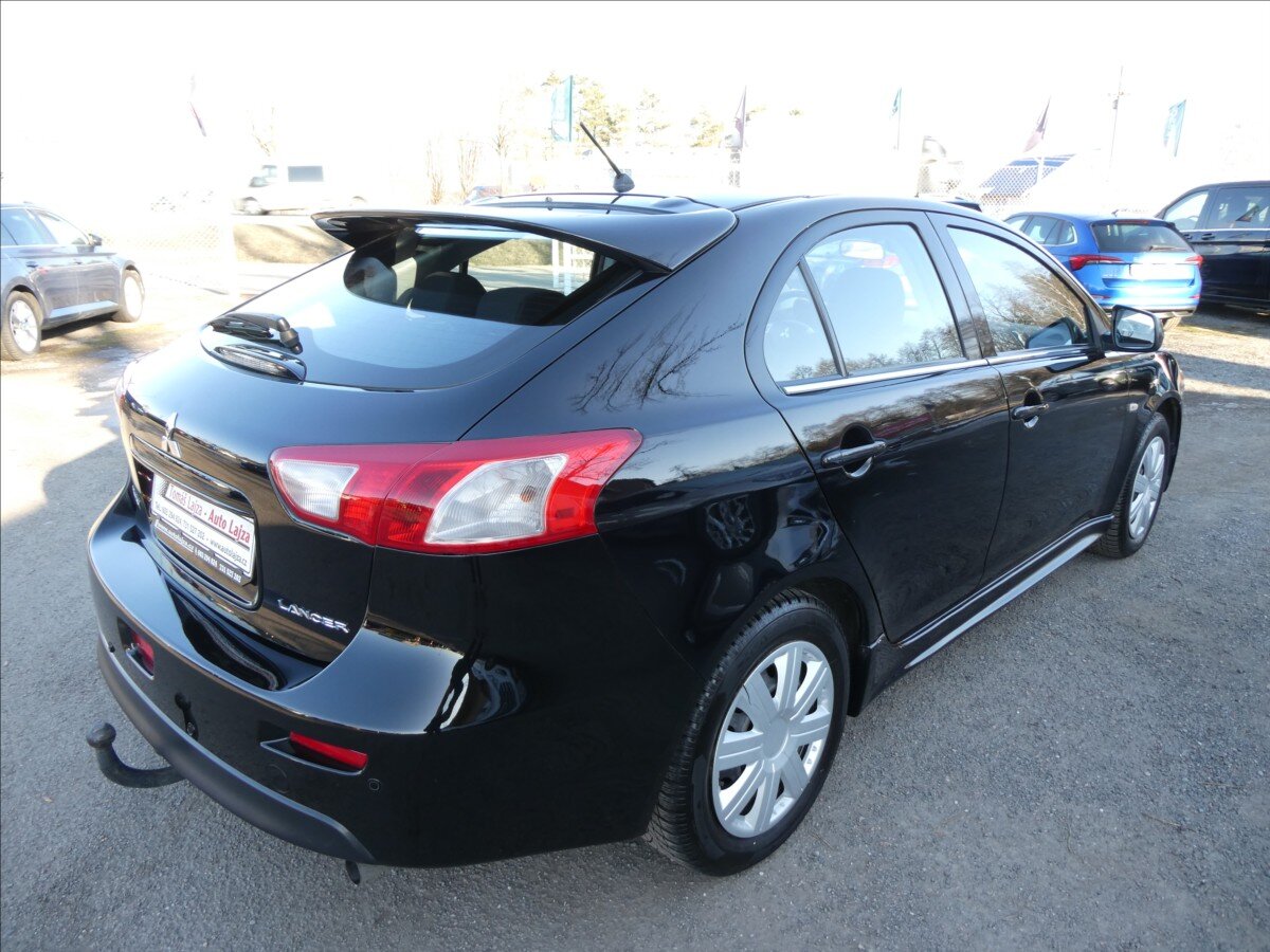 Mitsubishi Lancer Hatchback 1,8 l 105 kw