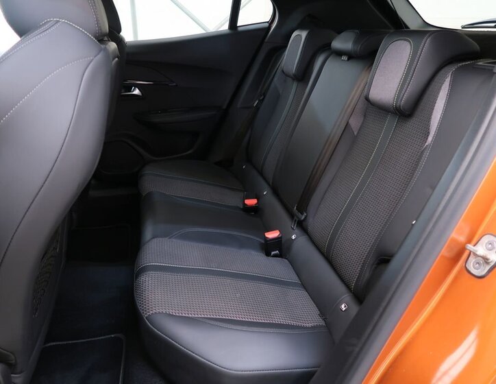 Peugeot 2008 SUV 1,2 l 96 kw