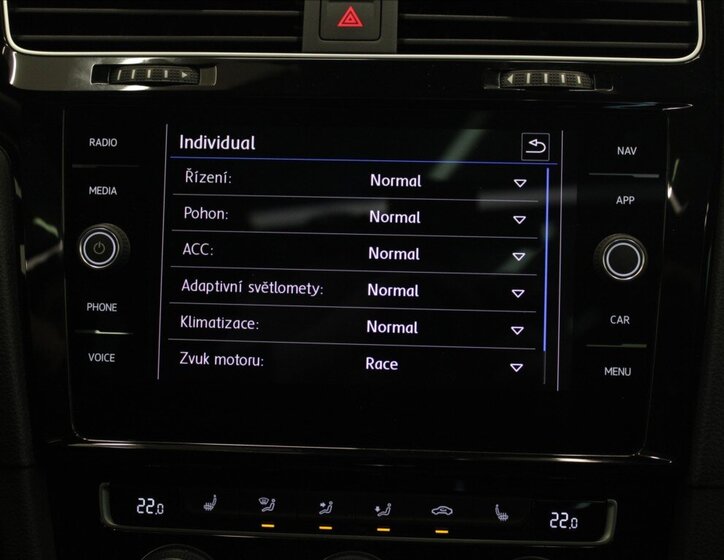 Volkswagen Golf Kombi 2,0 l 221 kw